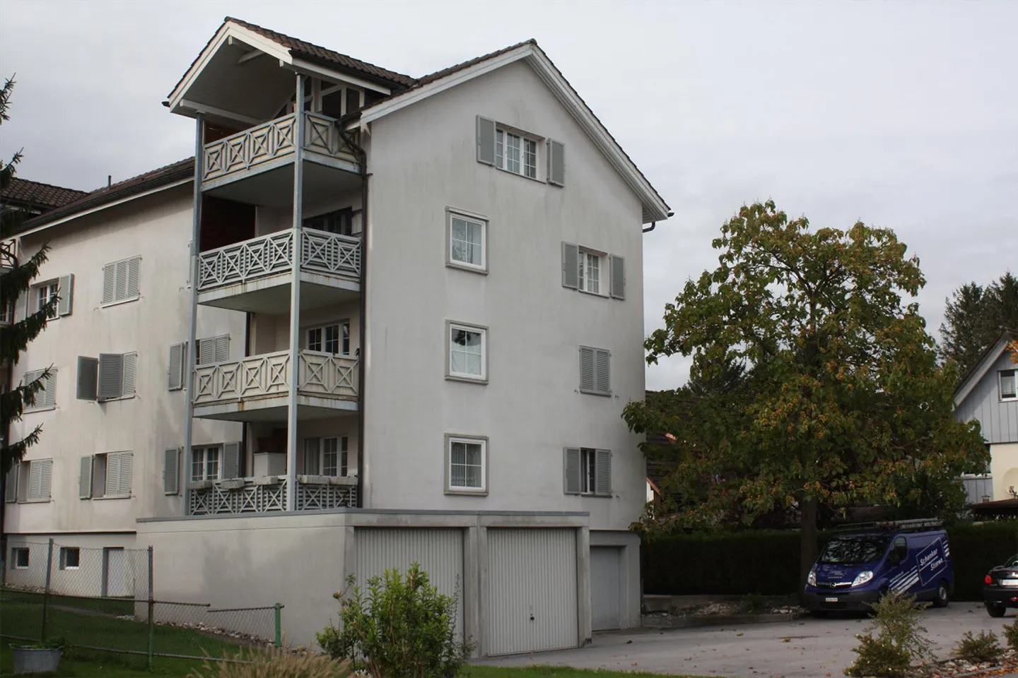 Traumhafte 2.5-ZDWG an ruhiger Lage mit atemberaubender Aussicht - Foto 1 von 5