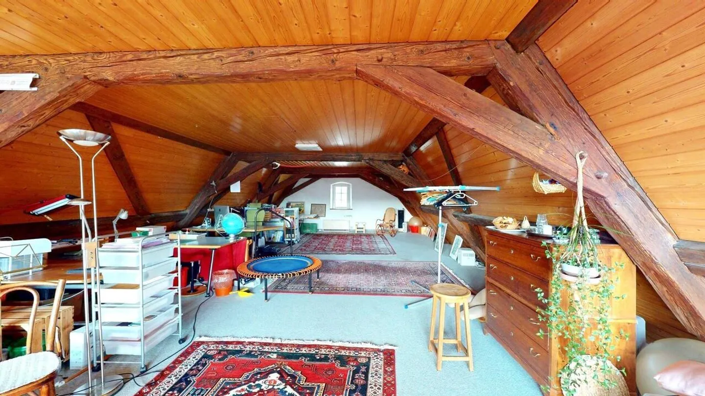 Incantevole appartamento maisonette di 5,5 stanze con ampio spazio - Foto 3 di 30