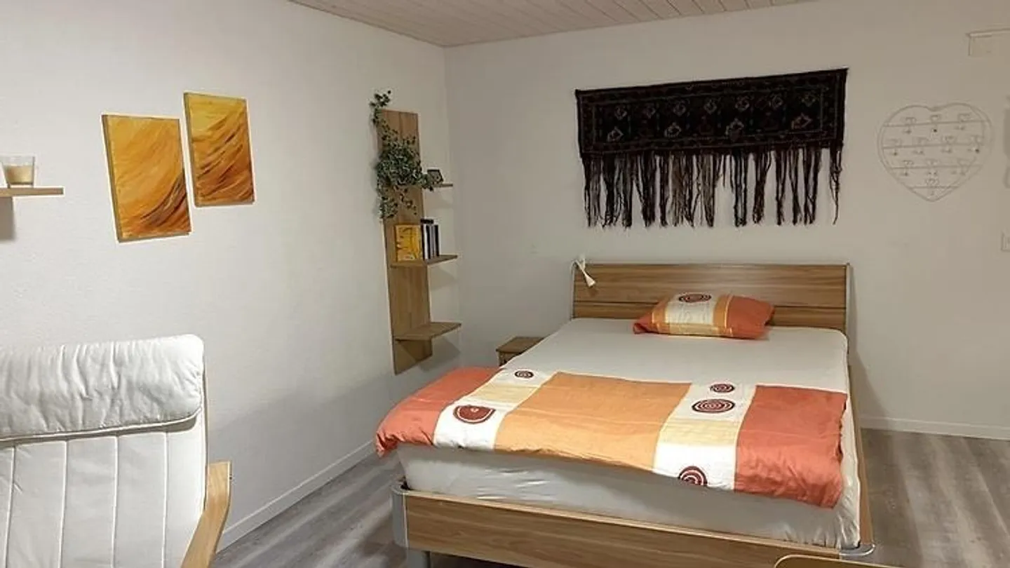 Charmantes Studio in Bolligen - Foto 3 von 9