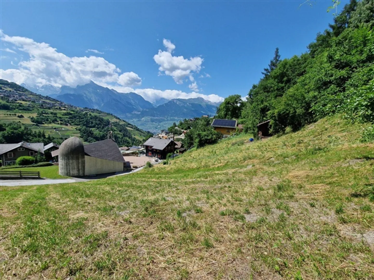 Terrain avec permis de construire valide - Projet de 3 chalets à Brignon (Nendaz) - Photo 1 sur 4