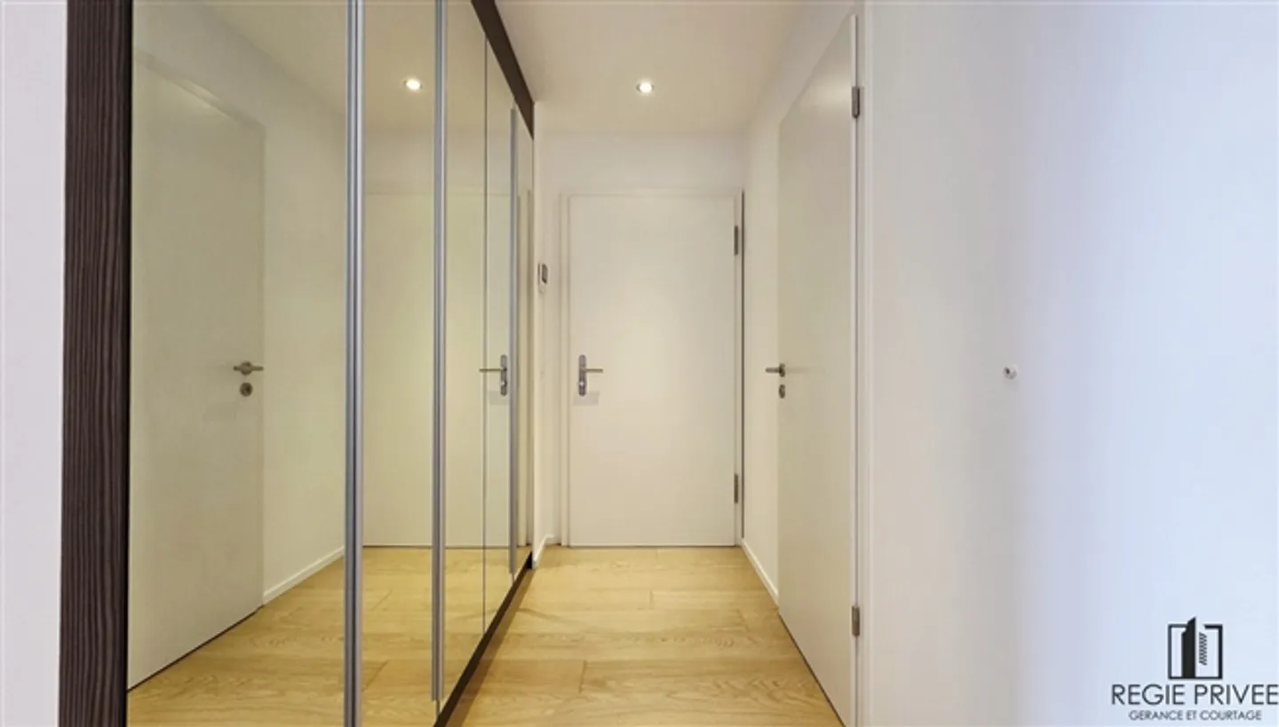 Spacious 4.5-room apartment with balcony - Photo 4 of 12