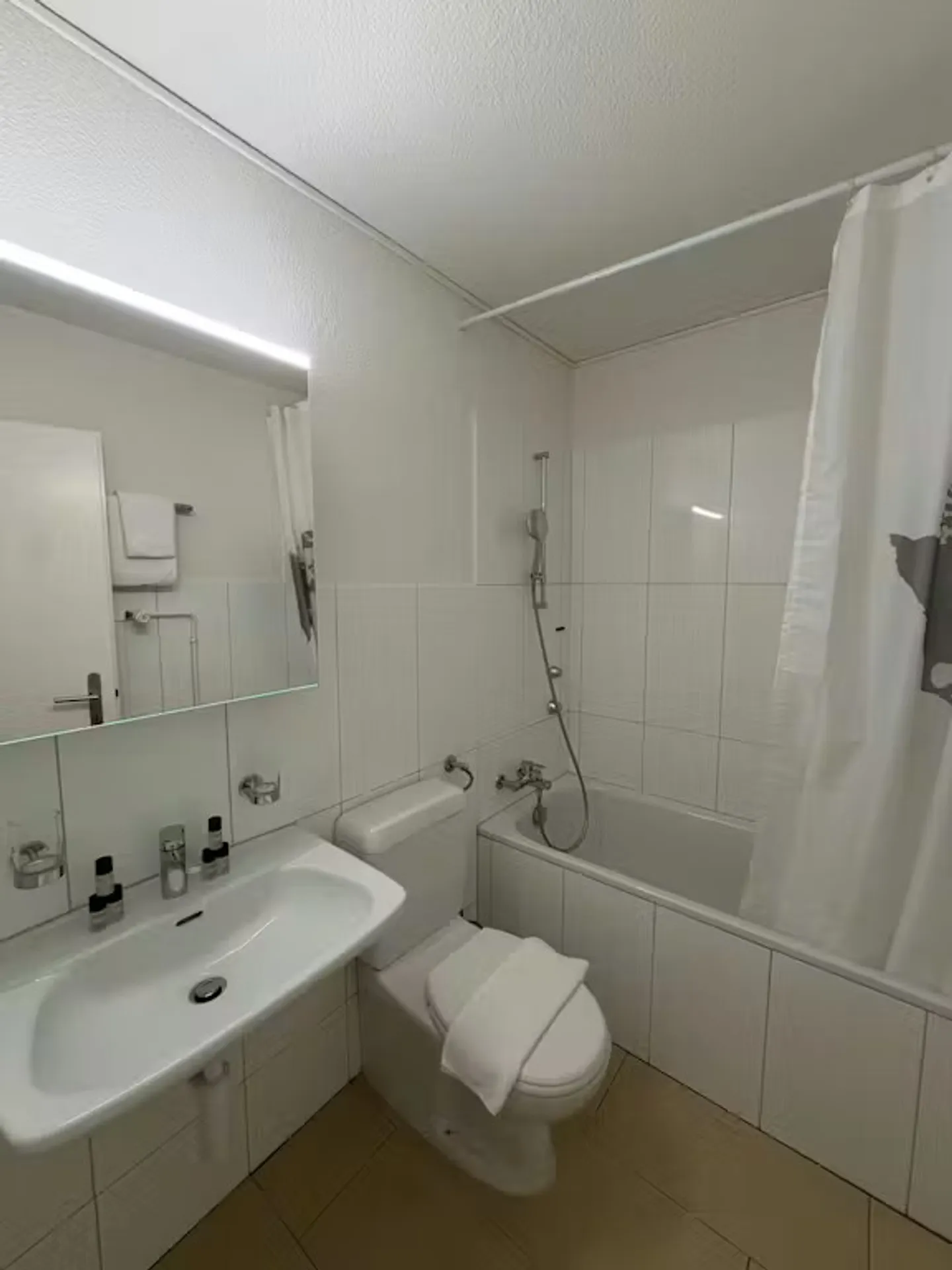 Charmantes Chalet in Zürich - Foto 5 von 7