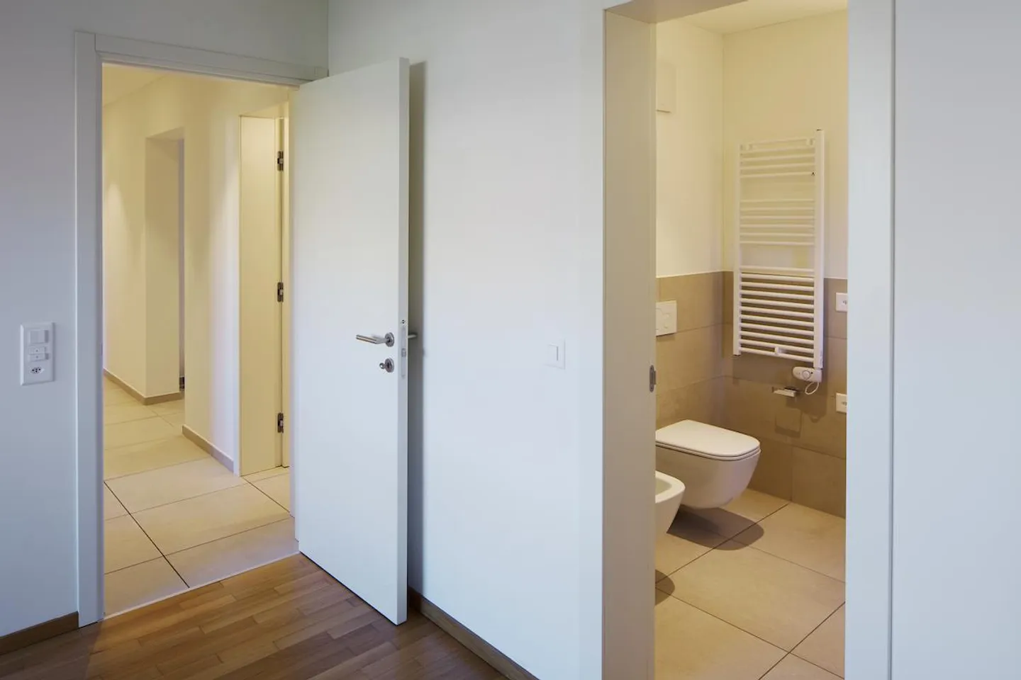 Modern Attic in Tranquil Area - Photo 5 of 12