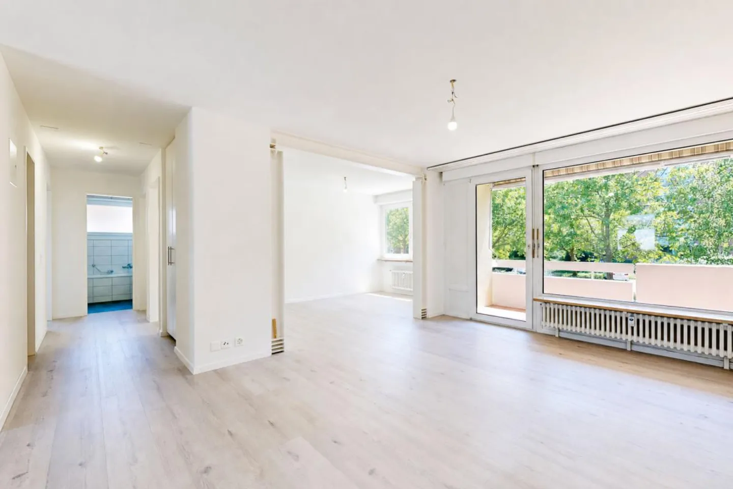 Appartamento moderno 3.5 locali con balcone, cantina, soffitta, lavatrice e posto auto - Foto 4 di 13