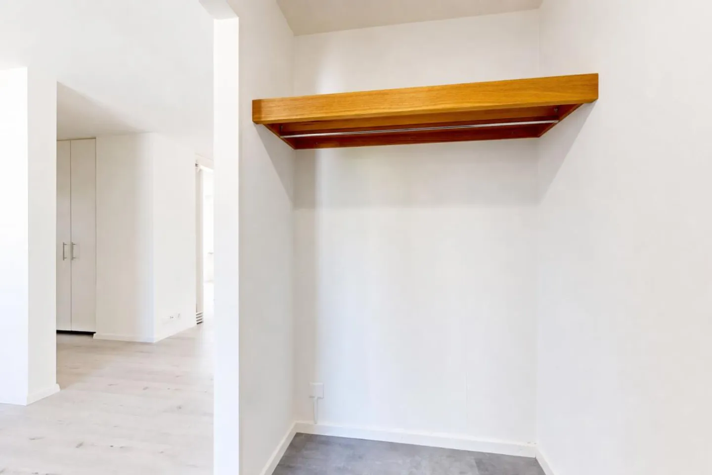 Appartamento moderno 3.5 locali con balcone, cantina, soffitta, lavatrice e posto auto - Foto 5 di 13