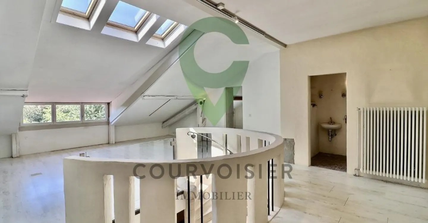 Character home with 2 apartments and great potential for development - Photo 8 of 12
