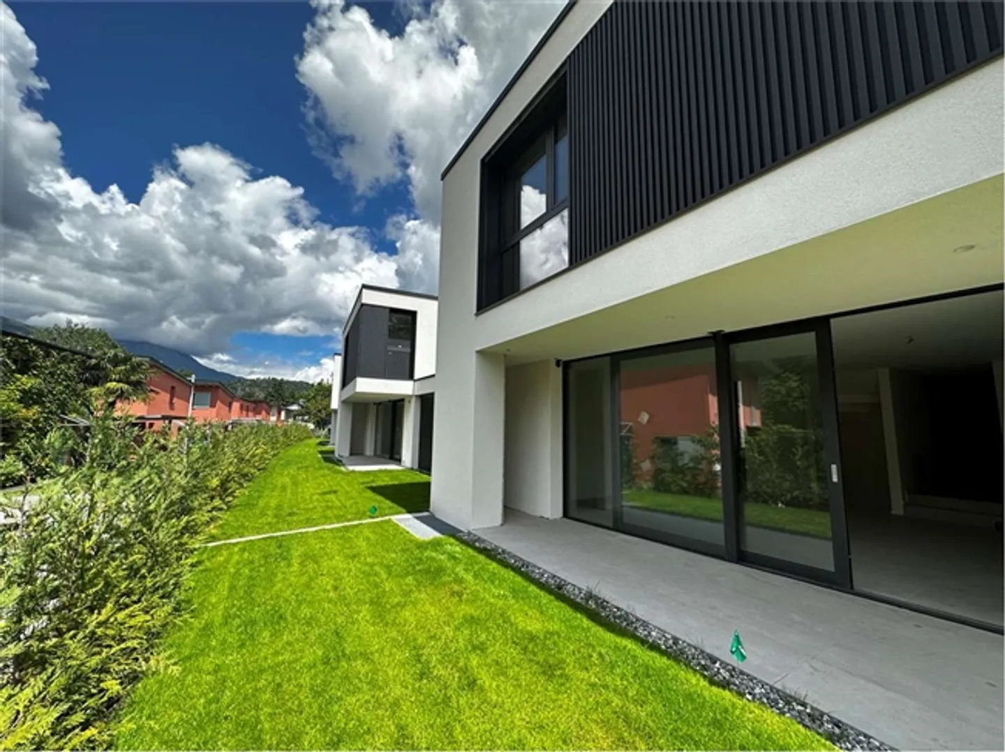 «NEUE VILLEN MIT GARTEN IM RESERVIERTEN BEREICH» - Foto 1 von 17