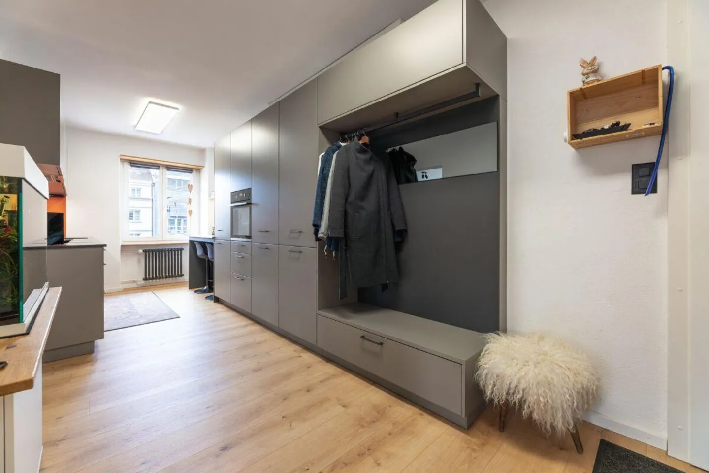 Expérience de vie moderne avec vue - Appartement rénové de 3,5 pièces au 5ème étage - Photo 3 sur 9