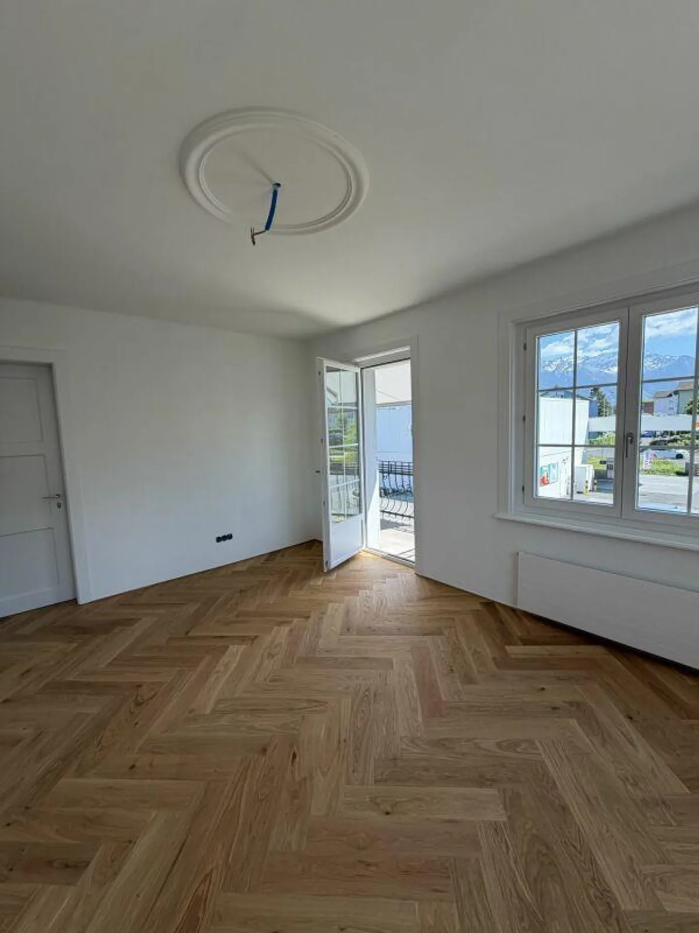 Stylishly completely renovated 4-room apartment in the center of Buchs SG - Photo 5 of 9