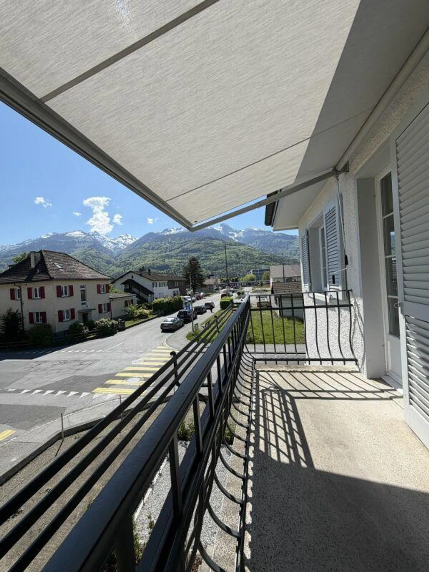 Stylishly completely renovated 4-room apartment in the center of Buchs SG - Photo 6 of 9