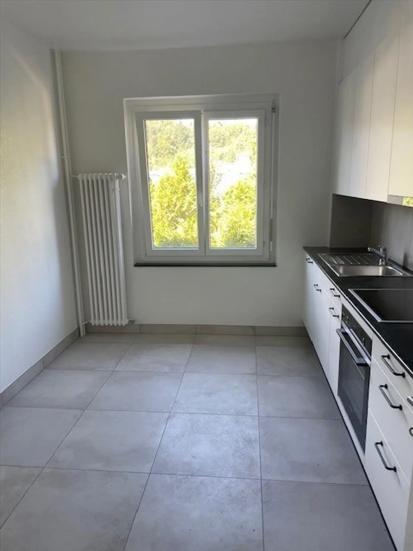 Vollständig renovierte 2-Zimmer-Wohnung mit Balkon! - Foto 2 von 8