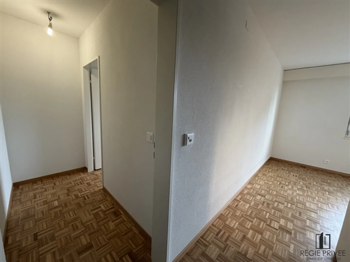 Beautifully completely renovated apartment in Morges - Photo 3 of 6