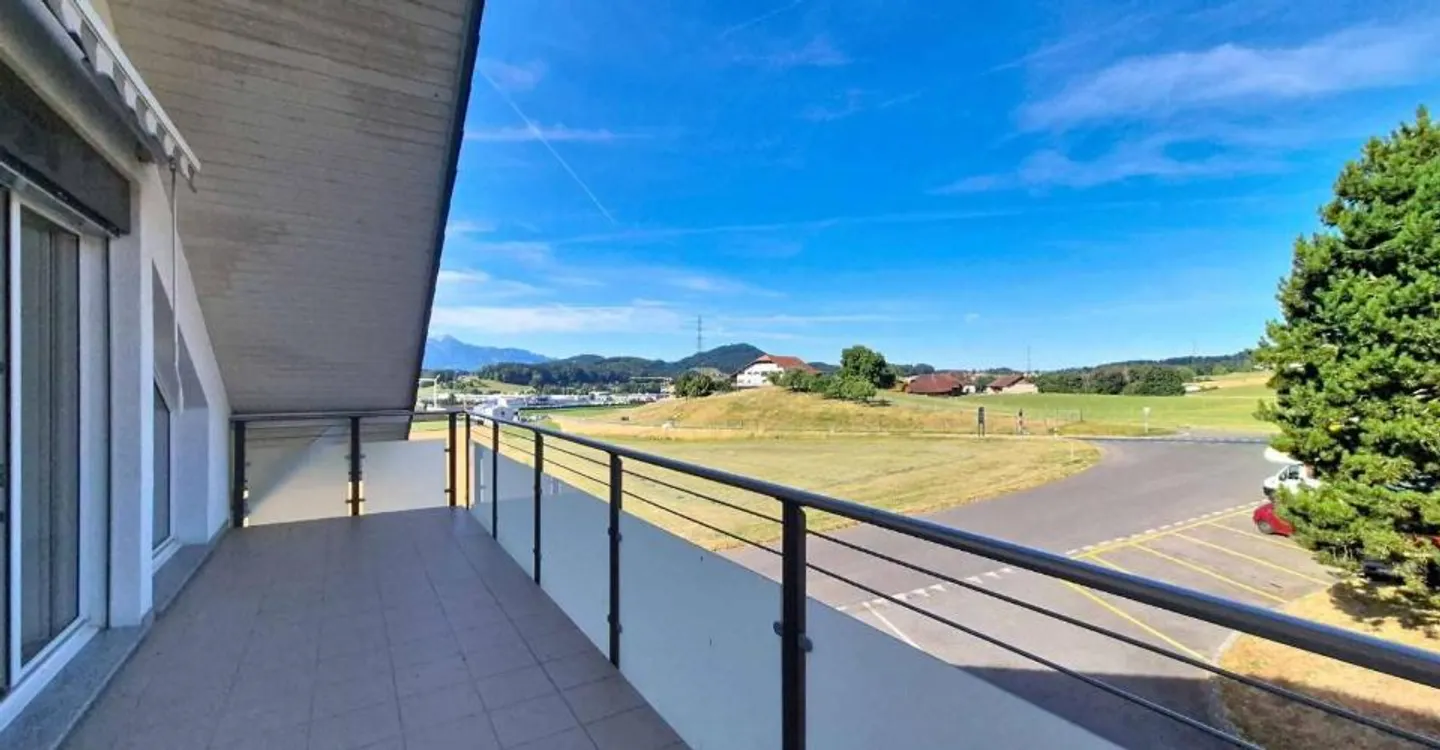 4.5 camere luminose che si affacciano su una generosa terrazza - Foto 6 di 9