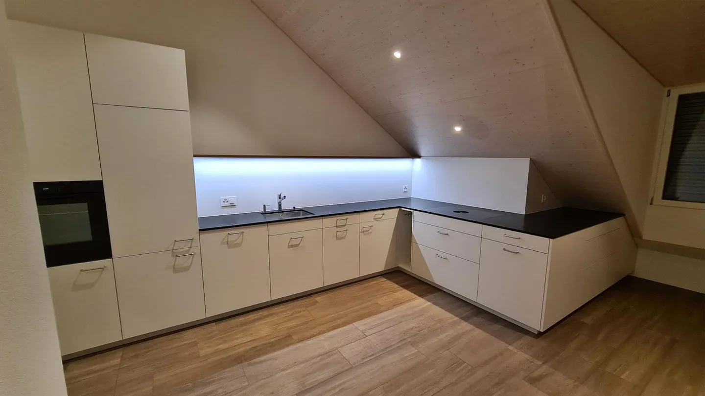 3 ½ Room Attic Apartment with Stunning View (110m2) - Photo 7 of 14