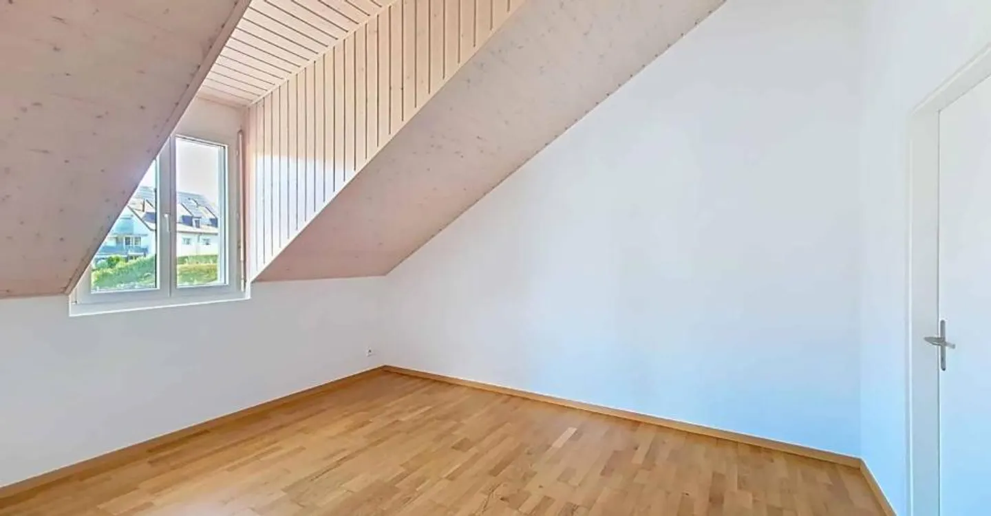 4.5 camere luminose che si affacciano su una generosa terrazza - Foto 3 di 9
