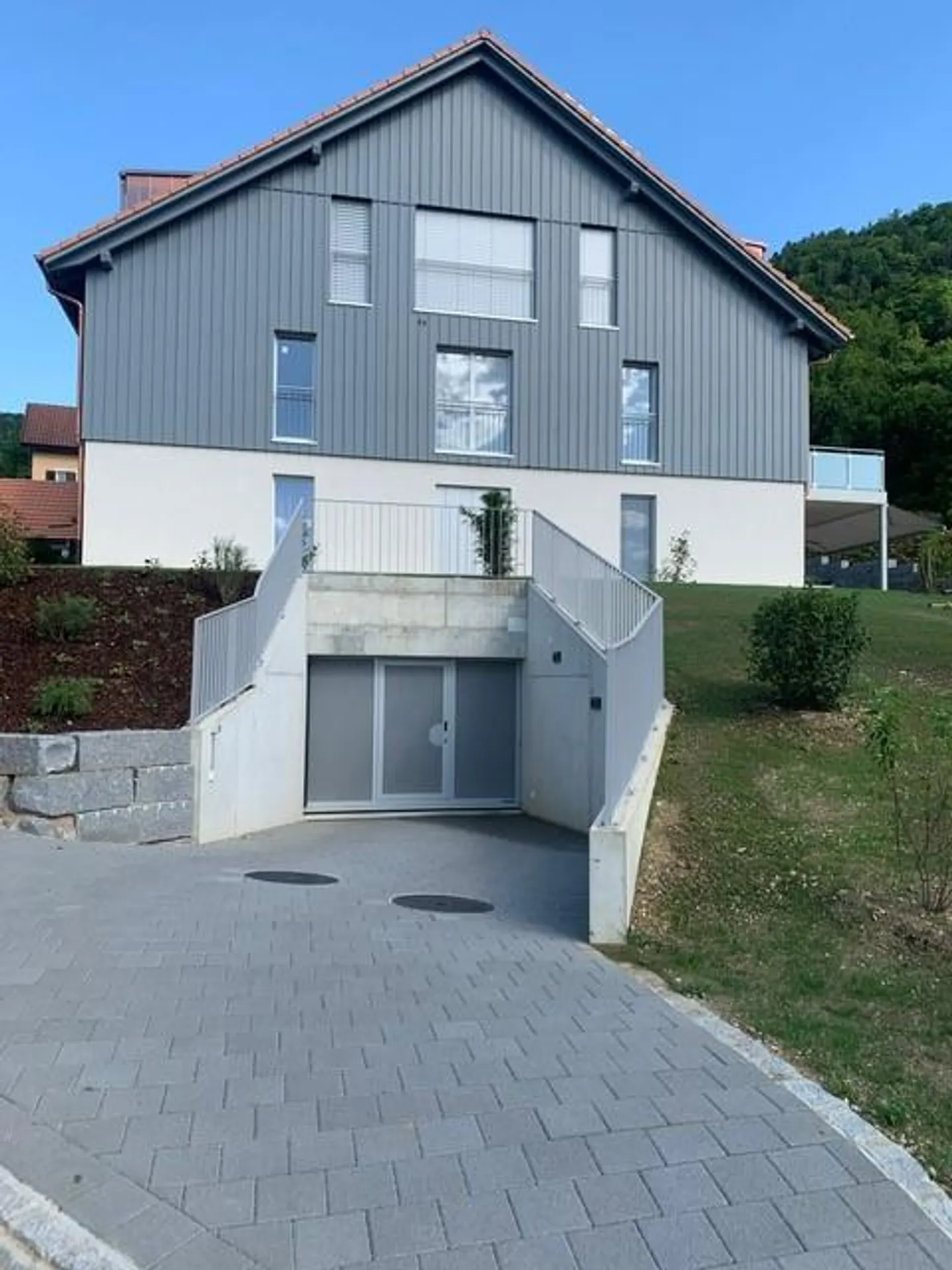 3 ½ Room Attic Apartment with Stunning View (110m2) - Photo 13 of 14