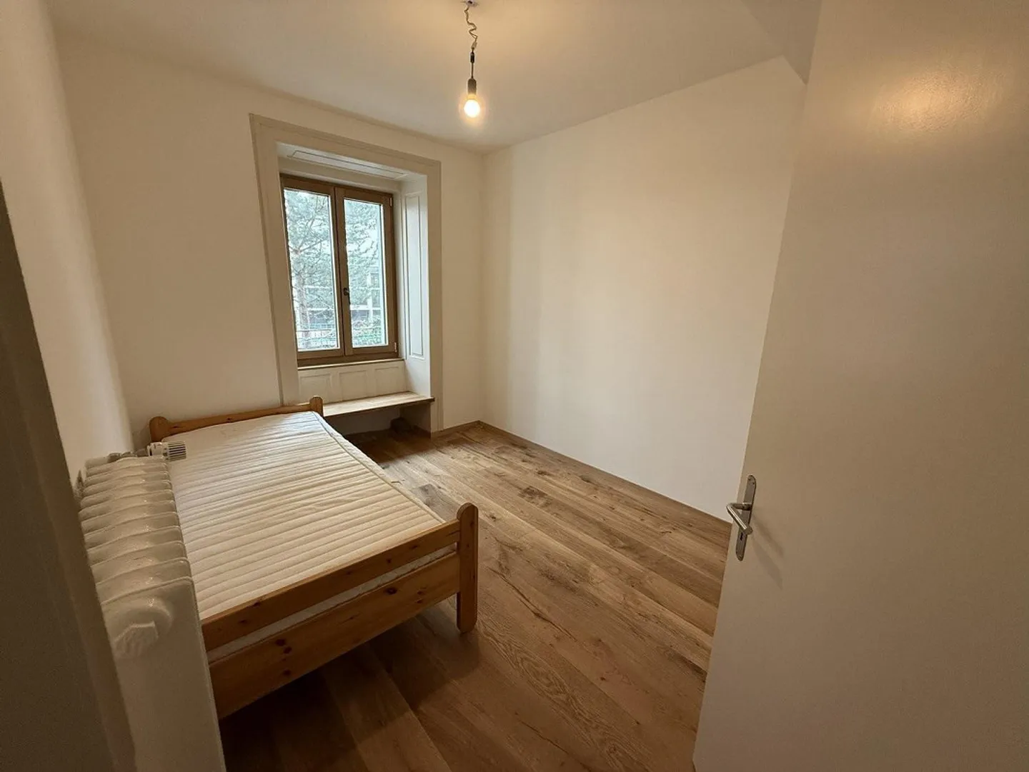 Renovated 2-room apartment for rent near Zurich main station - Photo 5 of 6