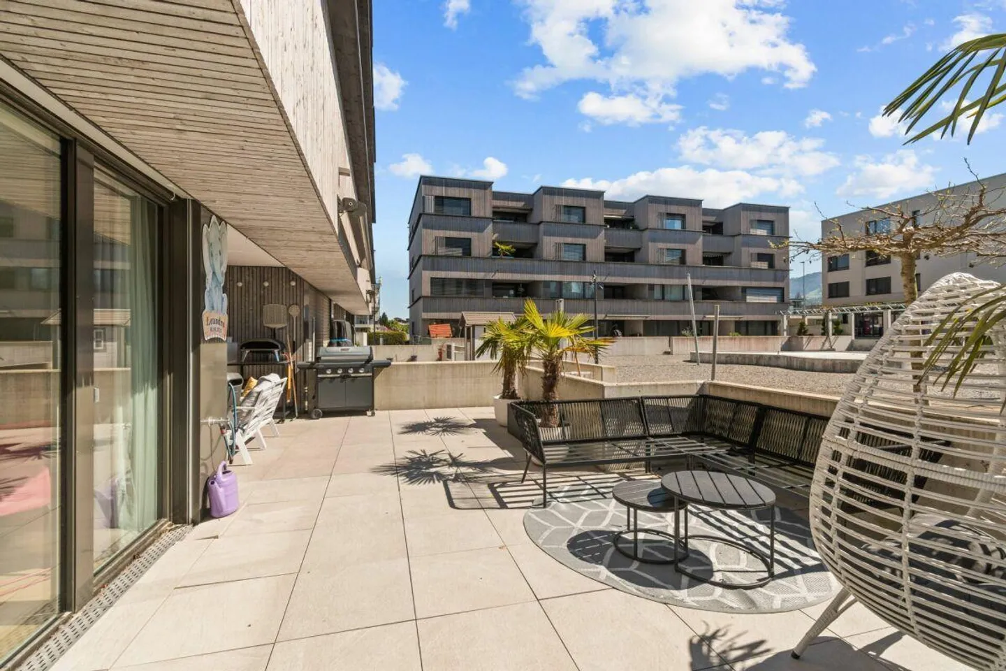 Appartement moderne de 4,5 pièces au rez-de-chaussée - Vie centrale dans un emplacement prisé... - Photo 4 sur 12