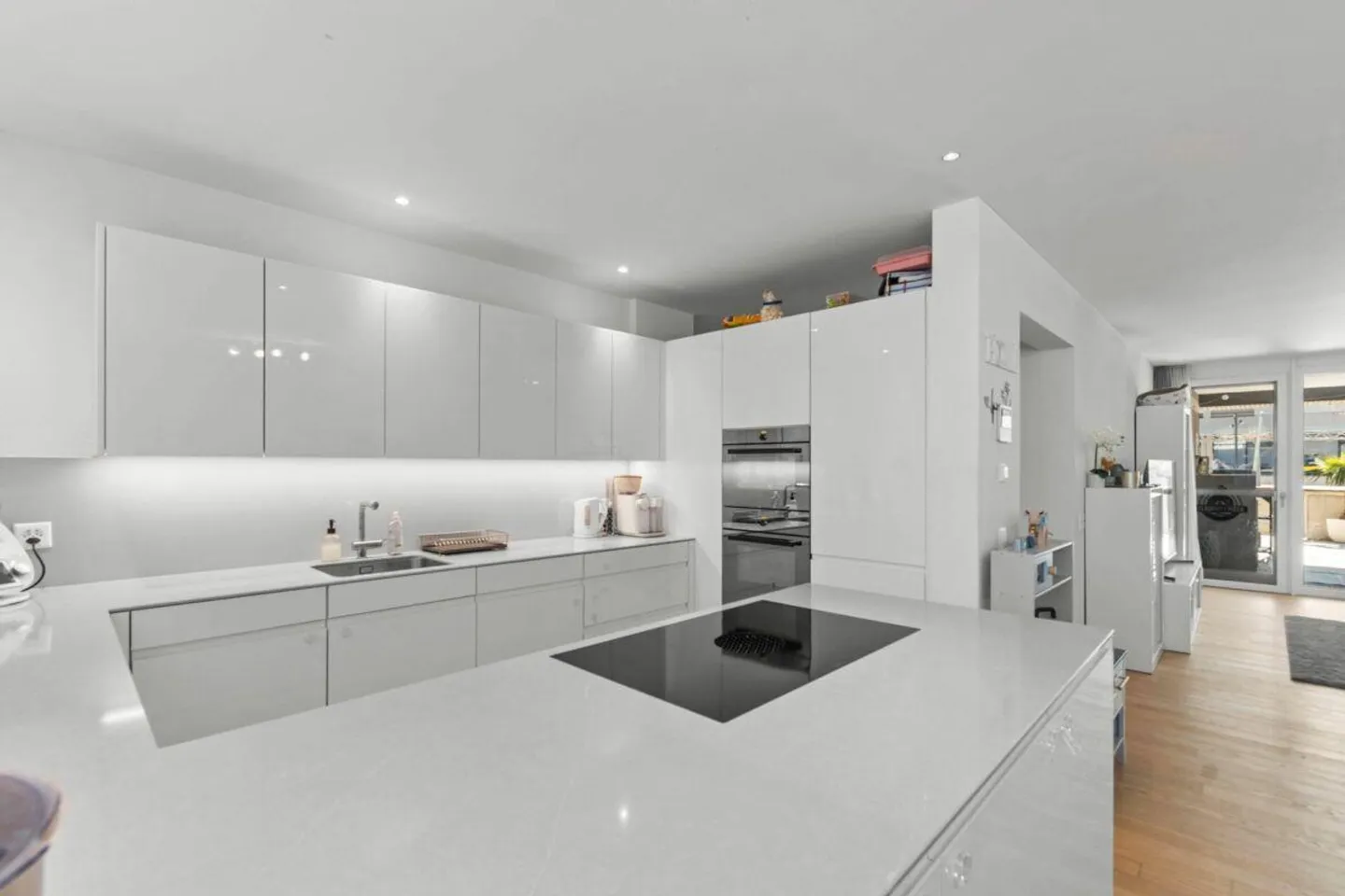 Appartement moderne de 4,5 pièces au rez-de-chaussée - Vie centrale dans un emplacement prisé... - Photo 6 sur 12