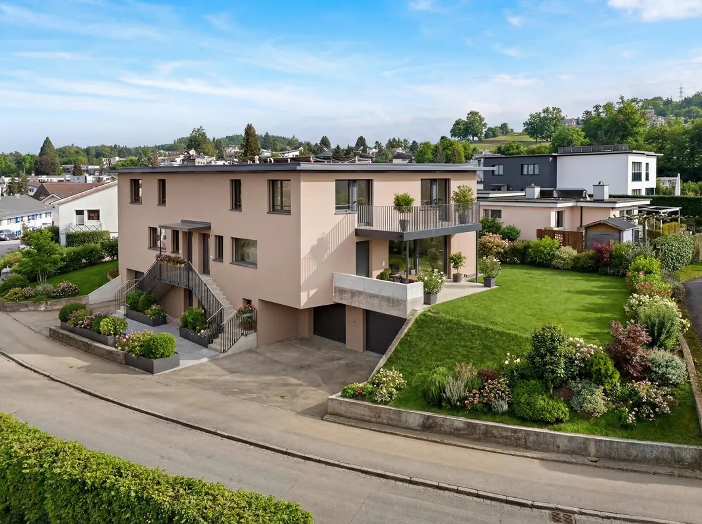 Nuova casa moderna di 4½ locali con vista panoramica e comfort domotico - Foto 1 di 13