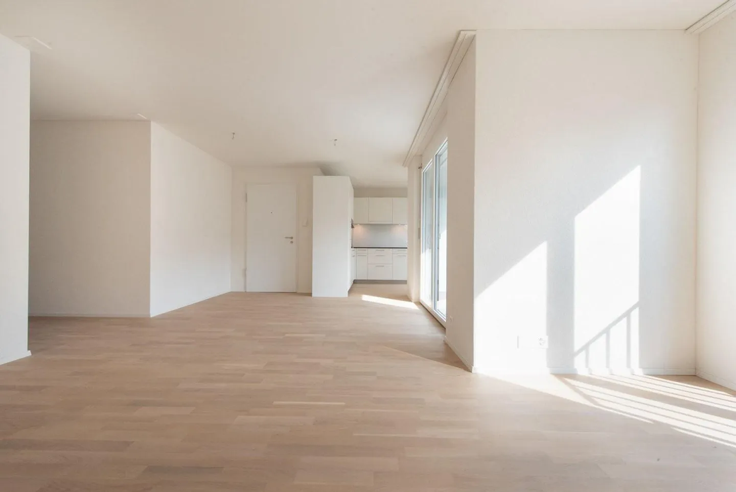 Moderne 2.5 Zimmer-Wohnung - Foto 3 von 9