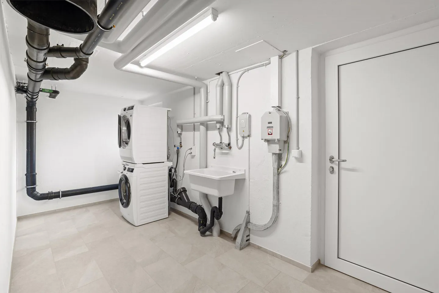 Nuova casa moderna di 4½ locali con vista panoramica e comfort domotico - Foto 11 di 13