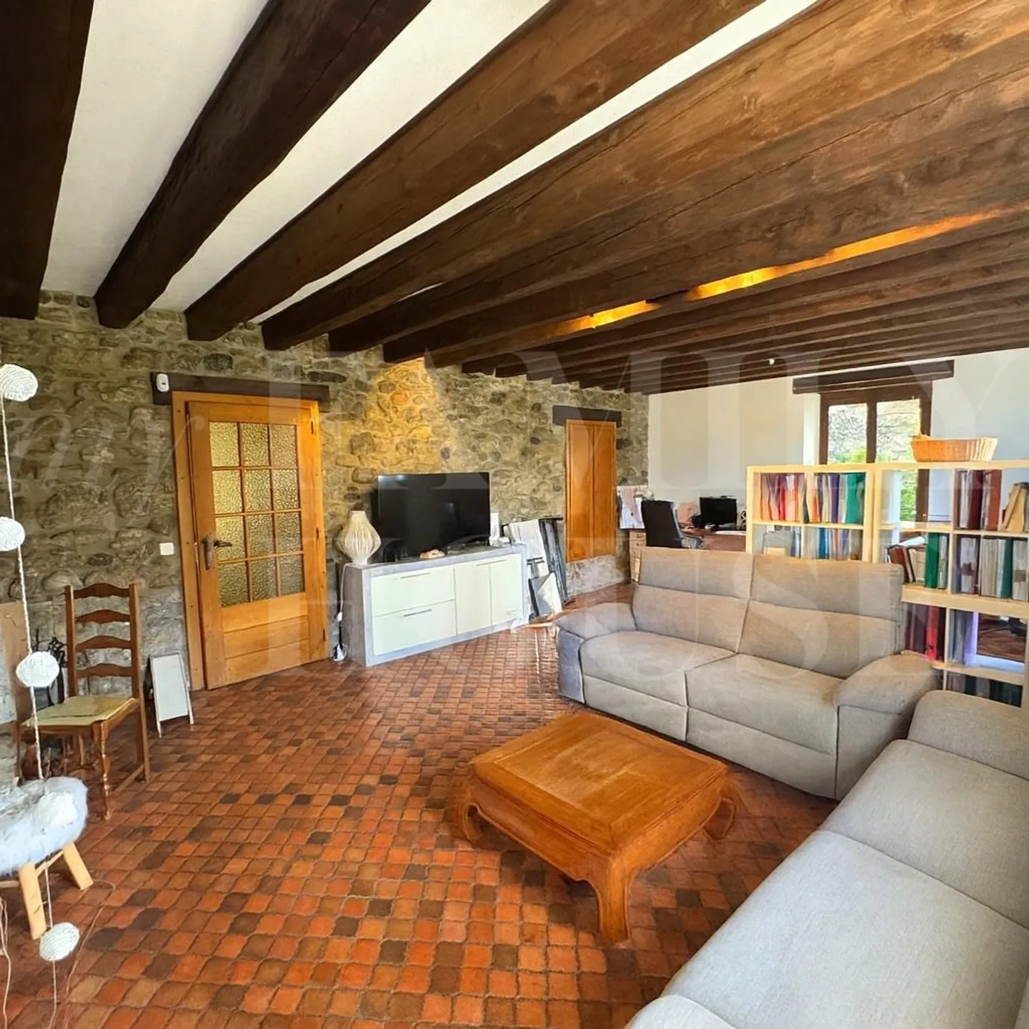 Geräumige Wohnung in einer wunderschönen Immobilie - Foto 5 von 12