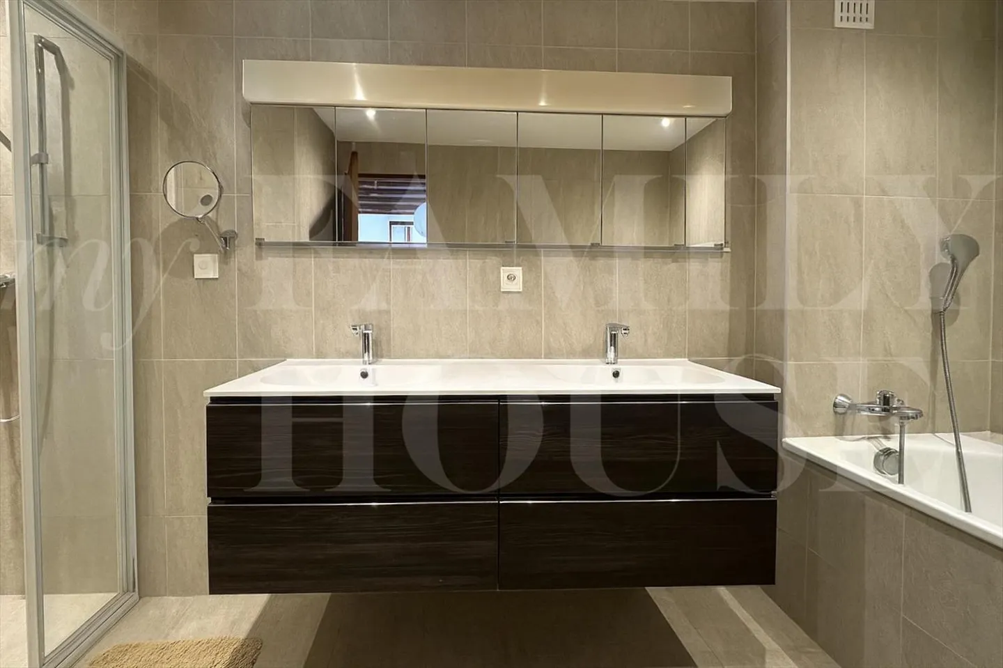 Geräumige Wohnung in einer wunderschönen Immobilie - Foto 8 von 12