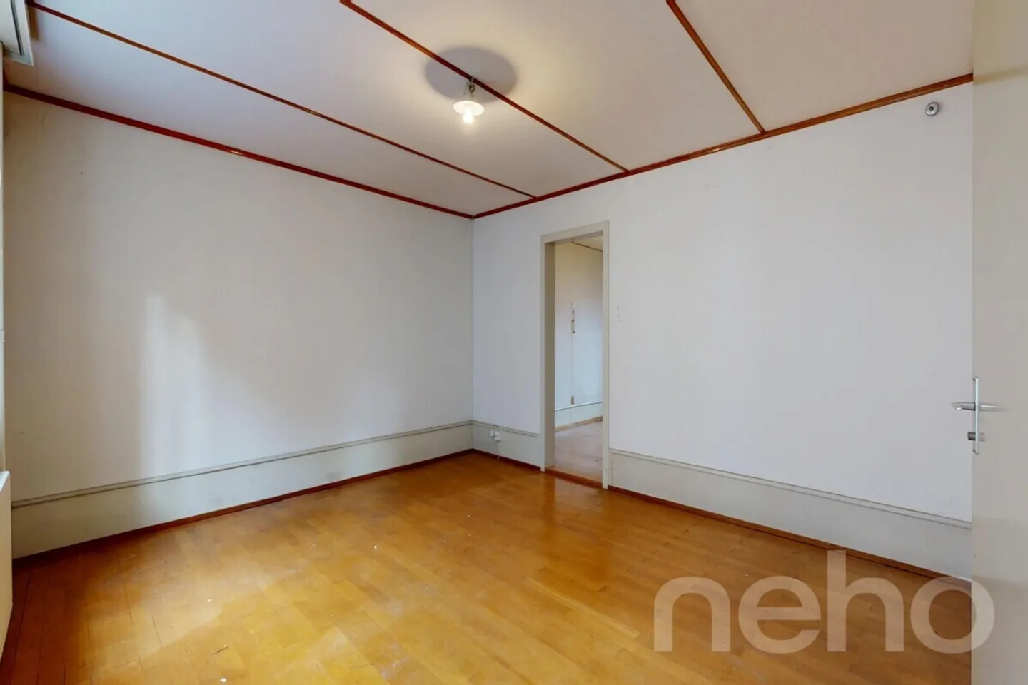 Residential building with development potential in a central location in Binningen - Photo 5 of 12