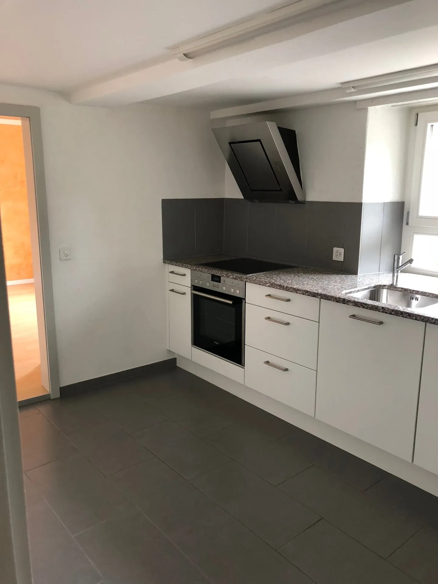 Belle appartement rustique de 2,5 pièces - Photo 4 sur 9