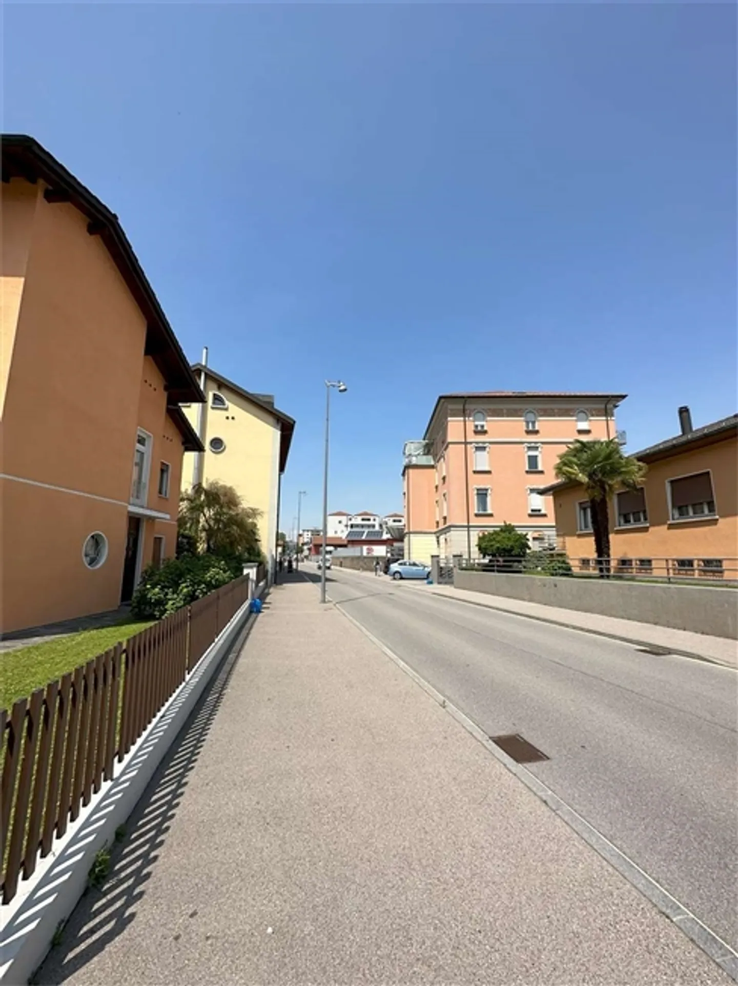 Edificio da ristrutturare per appartamenti - Foto 4 di 14