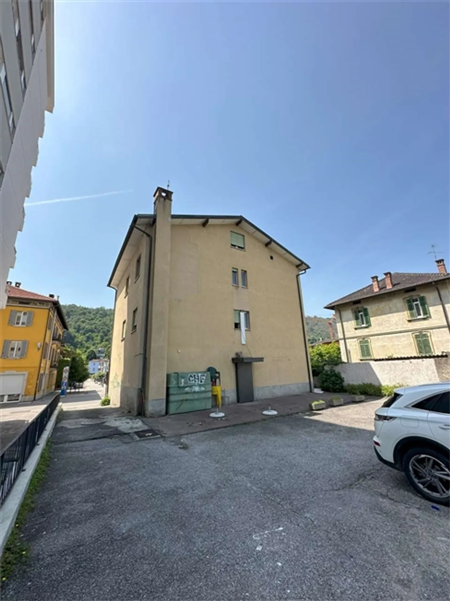 Edificio da ristrutturare per appartamenti - Foto 6 di 14