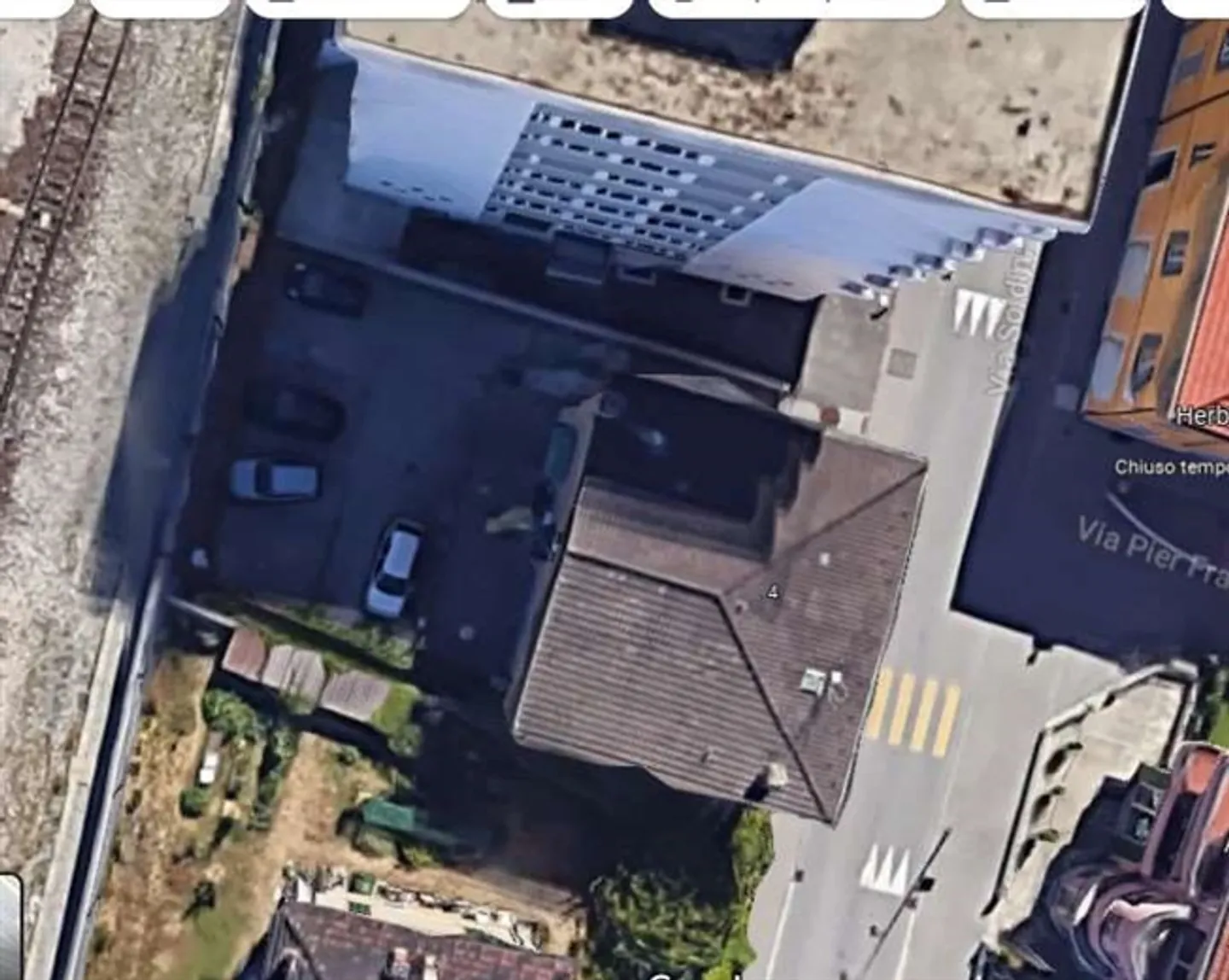 Edificio da ristrutturare per appartamenti - Foto 8 di 14