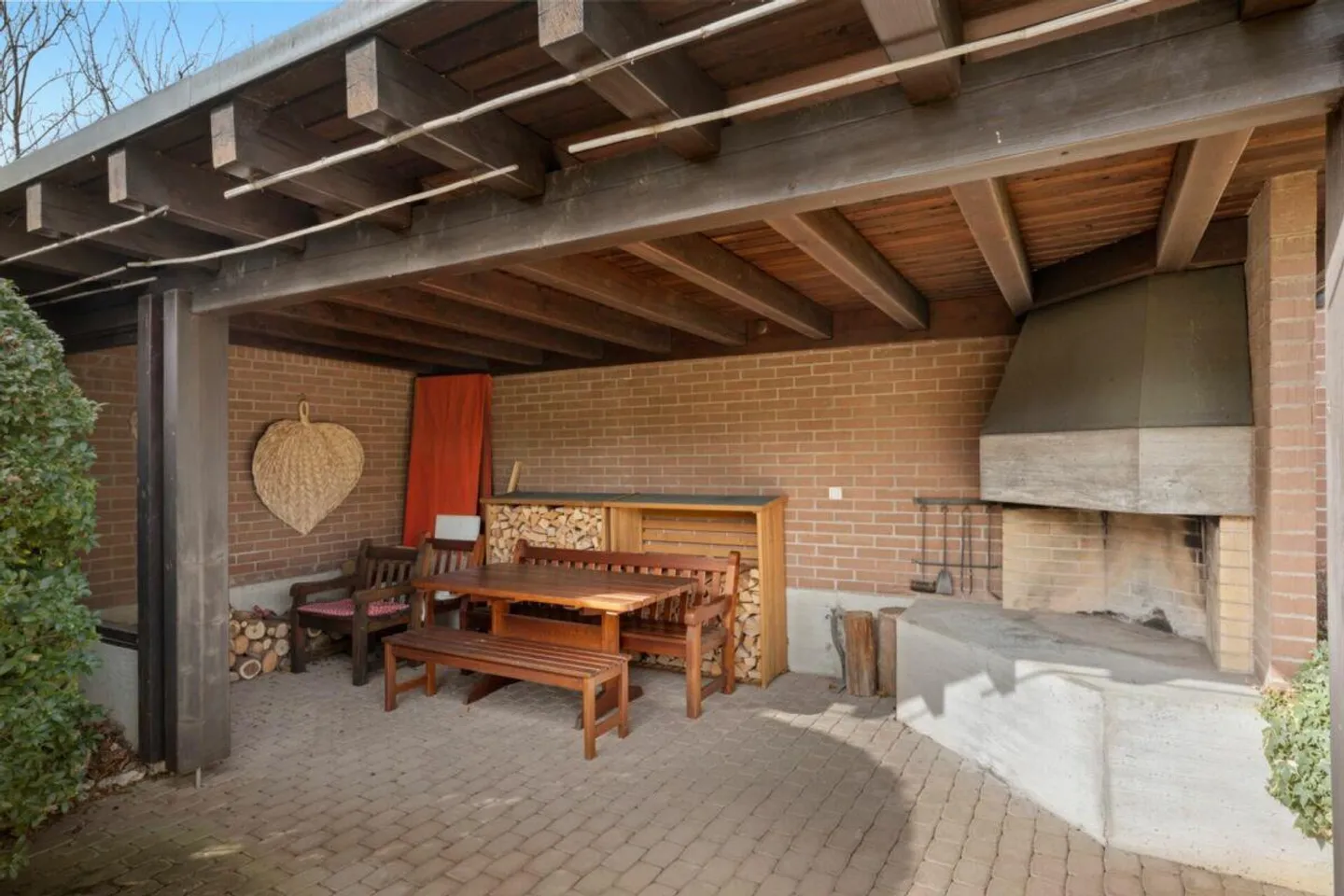 Detached villa on spacious property - Photo 17 of 19