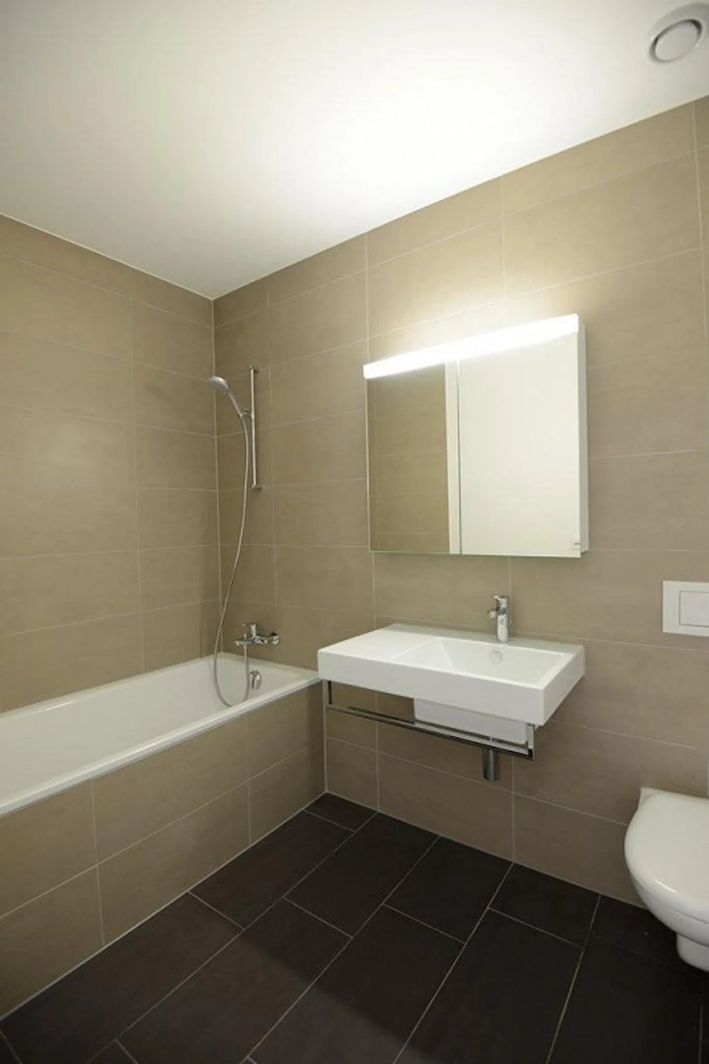 RENT WITHOUT DEPOSIT - Modern Living in the Urban Trend Quarter - Photo 5 of 6