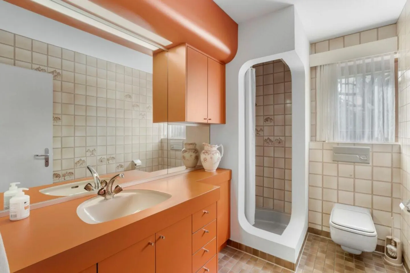 Detached villa on spacious property - Photo 9 of 19