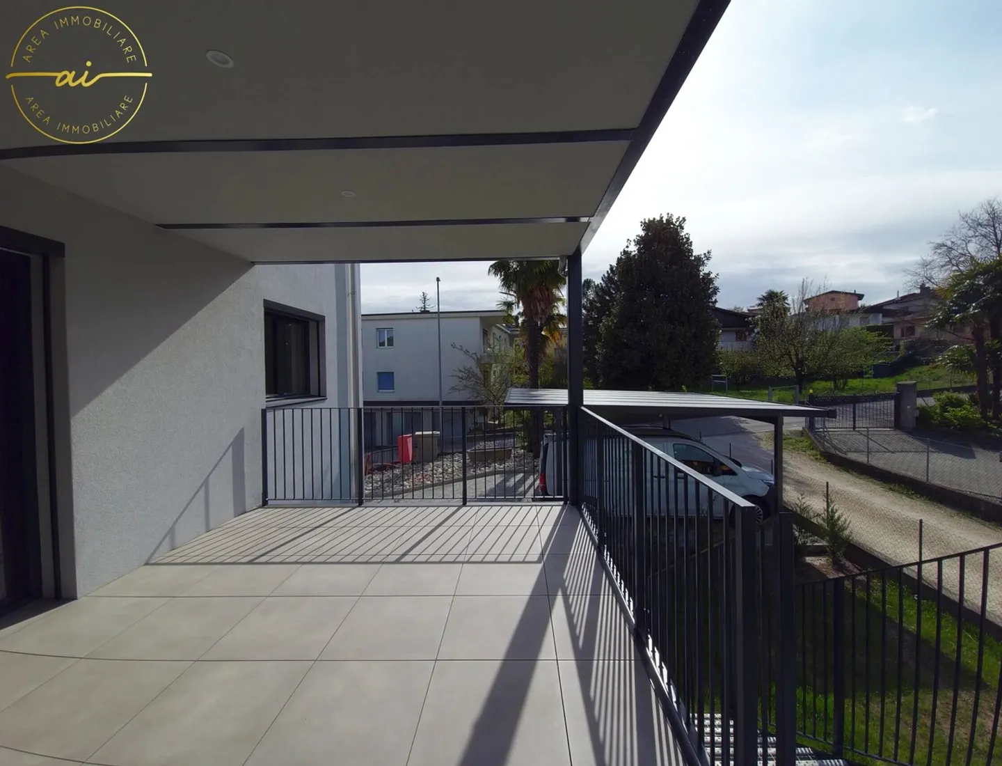 Appartamento moderno con giardino - Foto 1 di 13