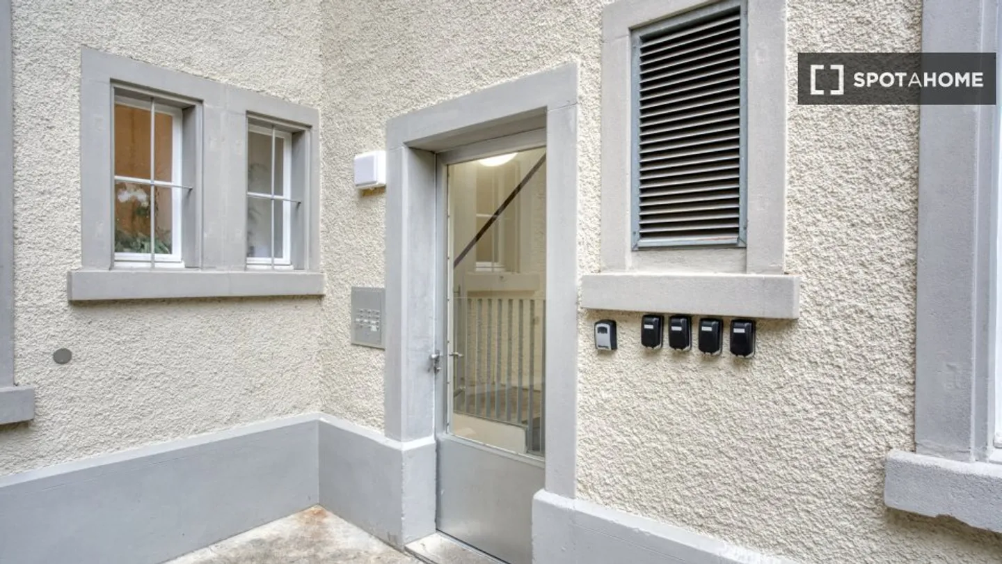 Discover, visit and rent your new home online with full confidence. - Photo 13 of 17