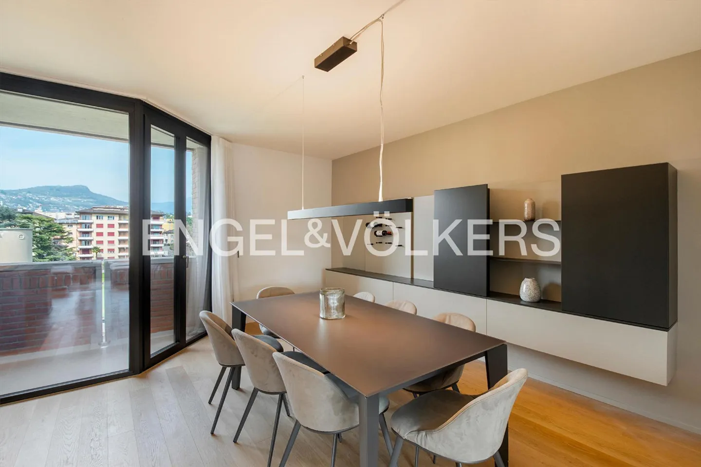 Elegante Appartamento Duplex con Terrazza sul Tetto - Foto 7 di 13