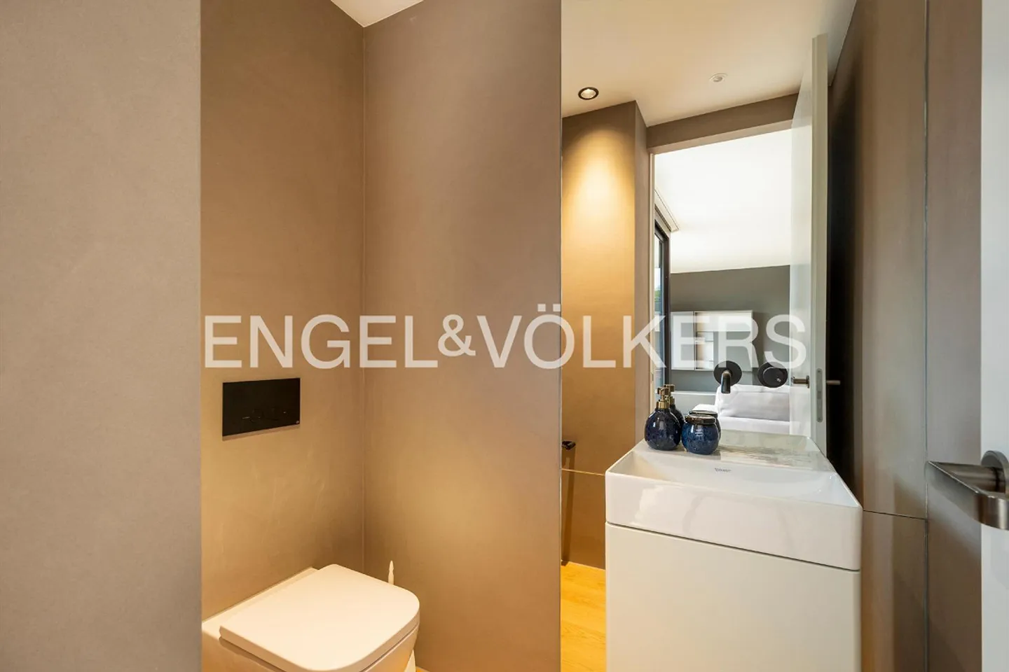 Elegante Appartamento Duplex con Terrazza sul Tetto - Foto 8 di 13