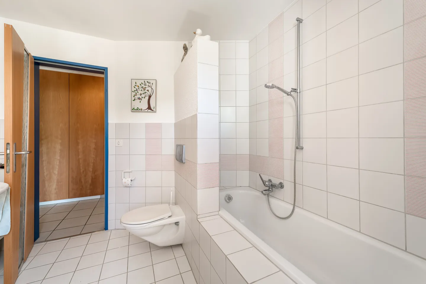 Maison individuelle de 6,5 pièces à la lisière du village, dans un bel emplacement élevé avec vue dégagée - Photo 9 sur 9