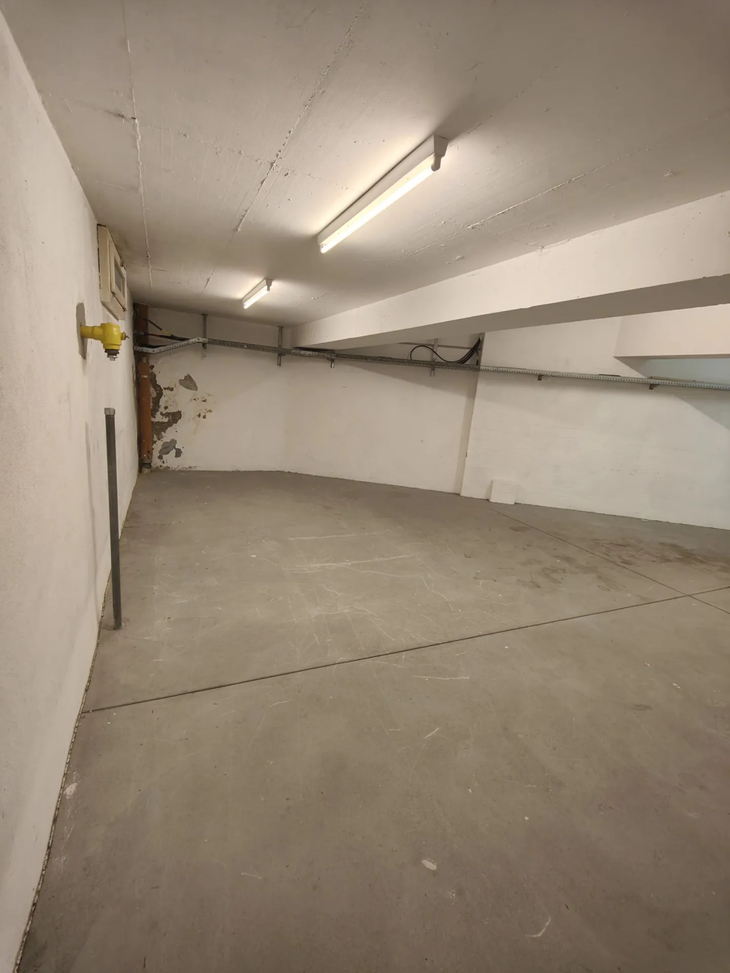 Rent storage space Basel - 53m2 near Basel SBB - Photo 3 of 10