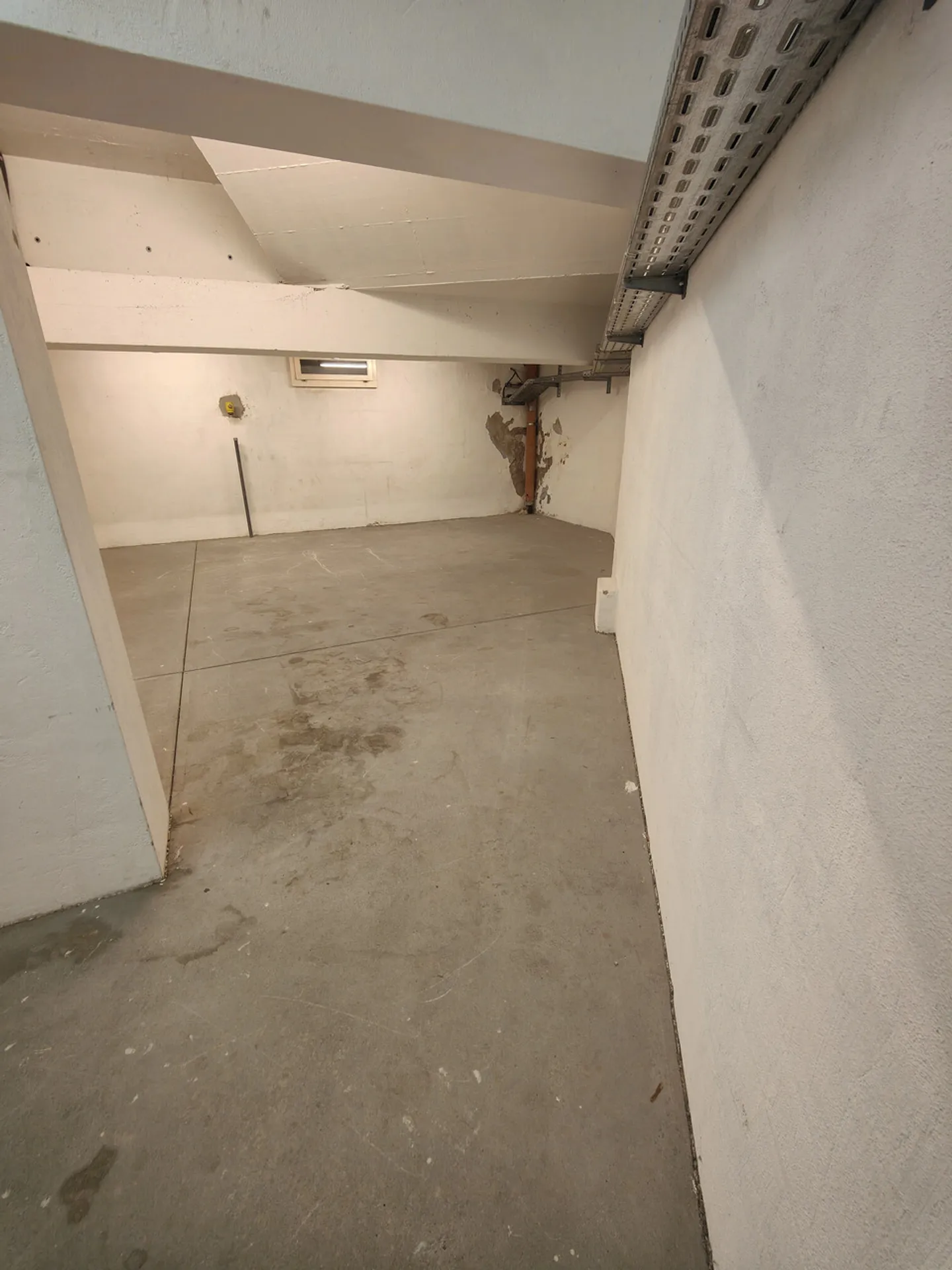 Rent storage space Basel - 53m2 near Basel SBB - Photo 8 of 10