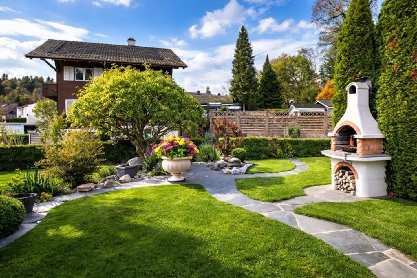 Ampia casa di 5,5 stanze con ampio terreno e garage di 140m² - Foto 5 di 13