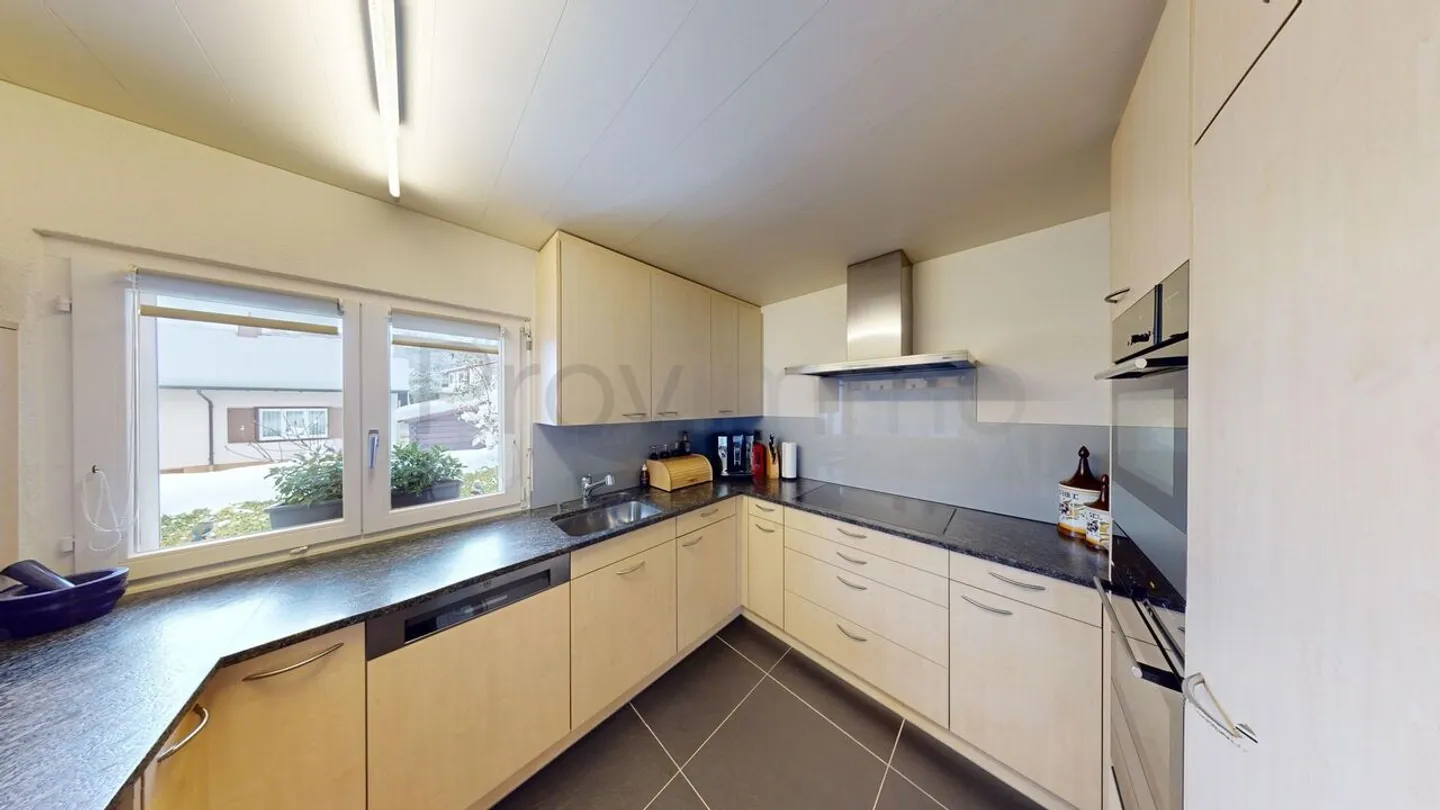 Ampia casa di 5,5 stanze con ampio terreno e garage di 140m² - Foto 10 di 13