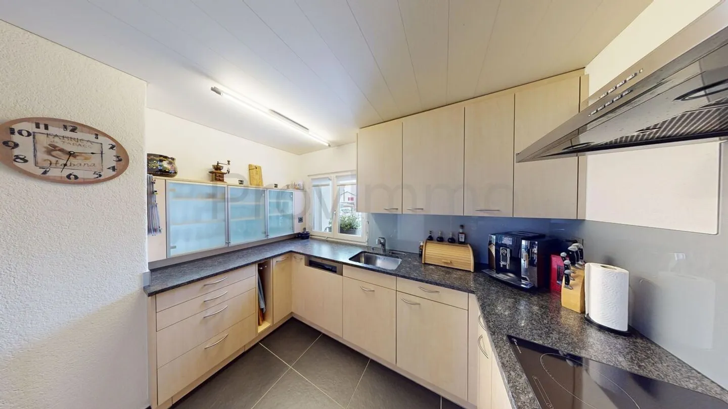 Ampia casa di 5,5 stanze con ampio terreno e garage di 140m² - Foto 11 di 13