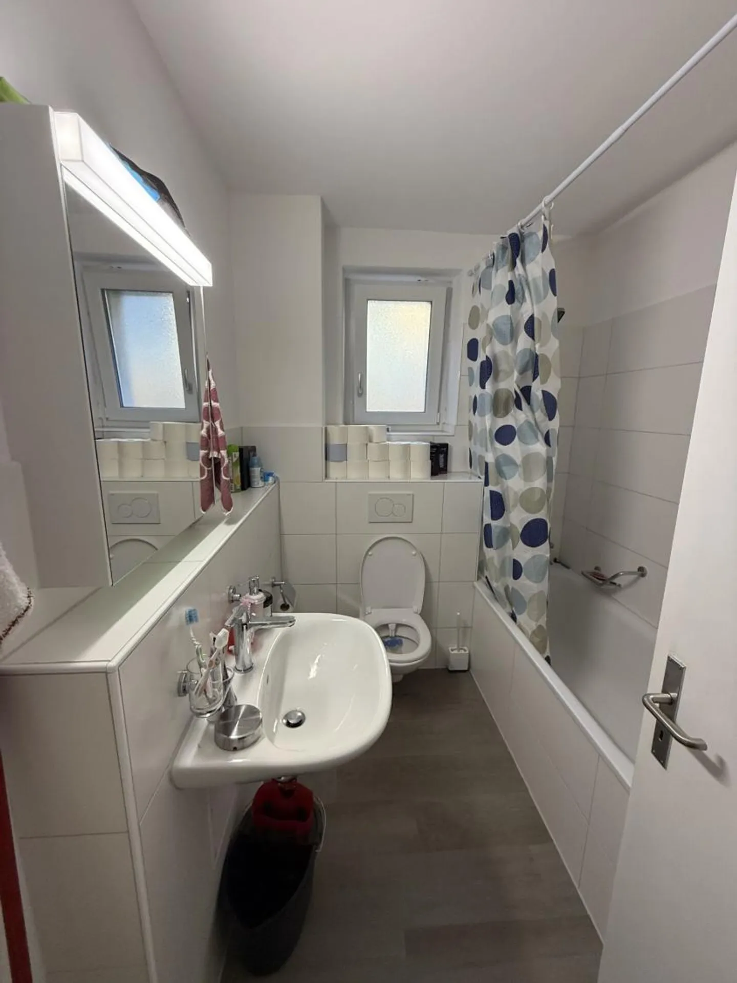 St-Imier, wunderschöne 3.5-Zimmer-Wohnung im 2. Stock mit Balkon - Foto 5 von 6