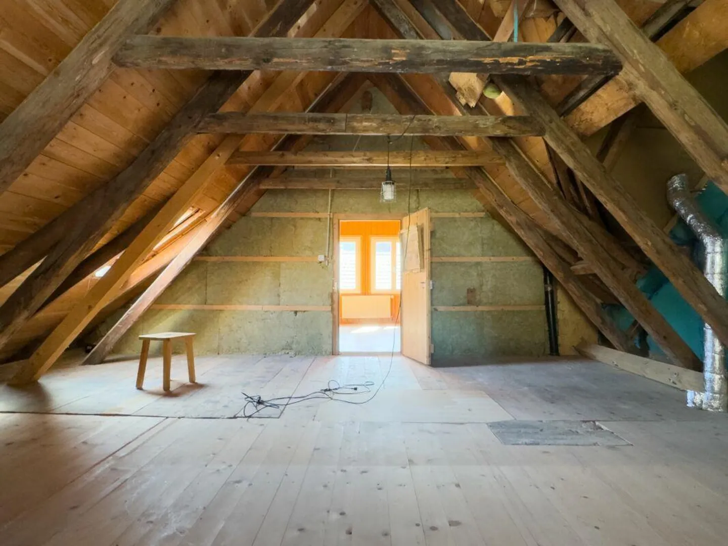 Nur 18 Minuten von Bern entfernt! Sonniges Riegelhaus mit grosser Terrasse und schönem Umschwung - Foto 13 von 30
