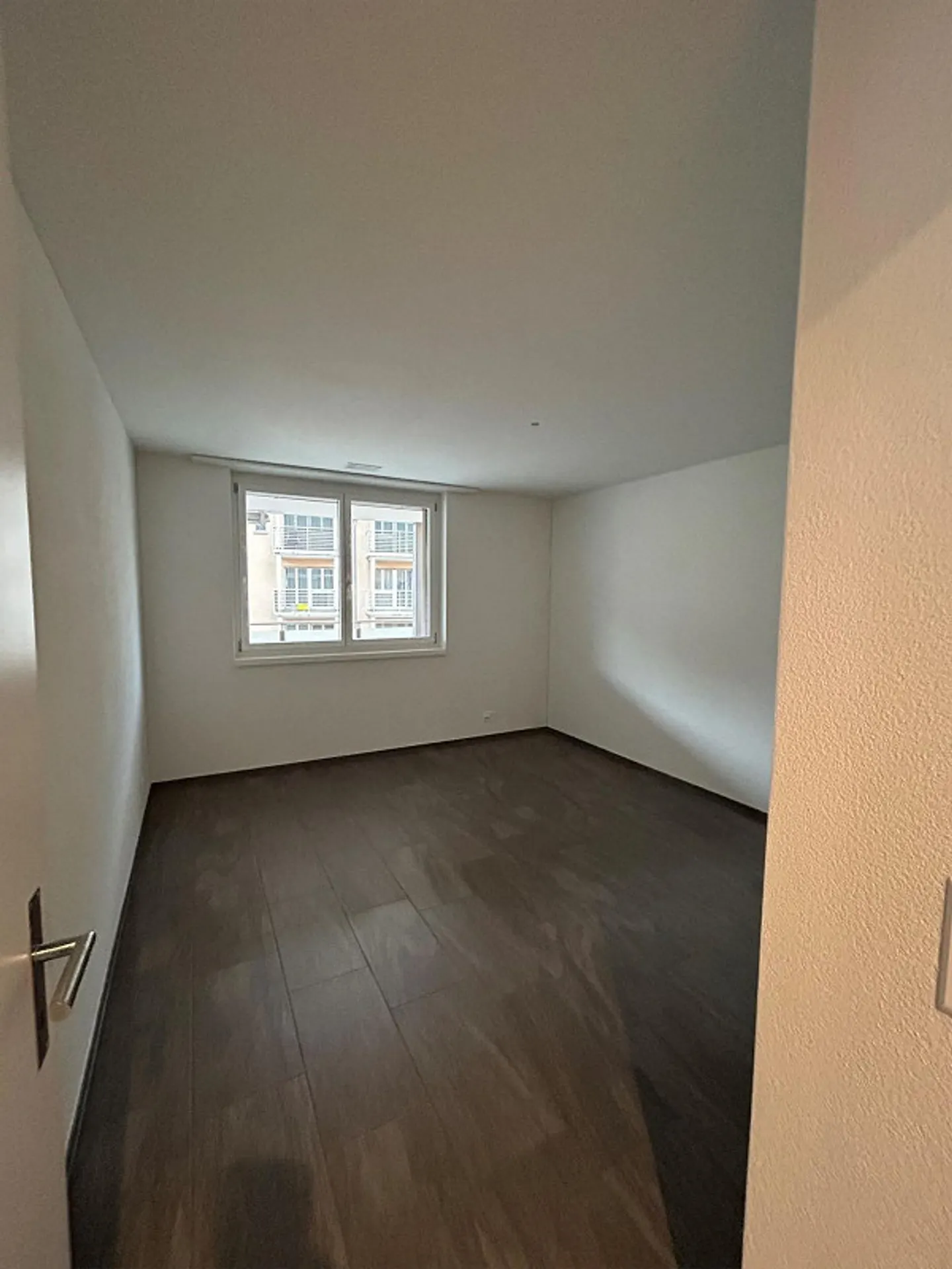 Moderne Wohnung mit Balkon - Foto 8 von 10