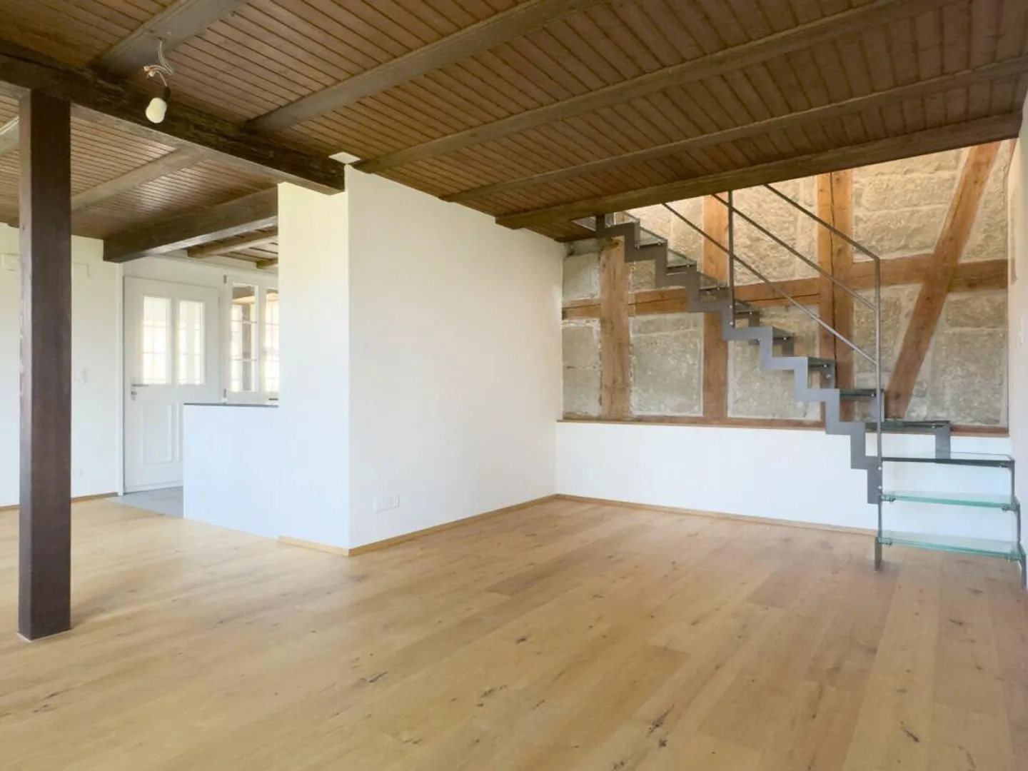 Nur 18 Minuten von Bern entfernt! Sonniges Riegelhaus mit grosser Terrasse und schönem Umschwung - Foto 15 von 30